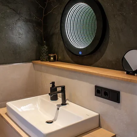 1000 Berge Kamin & Whirlpool Feriehus Winterberg